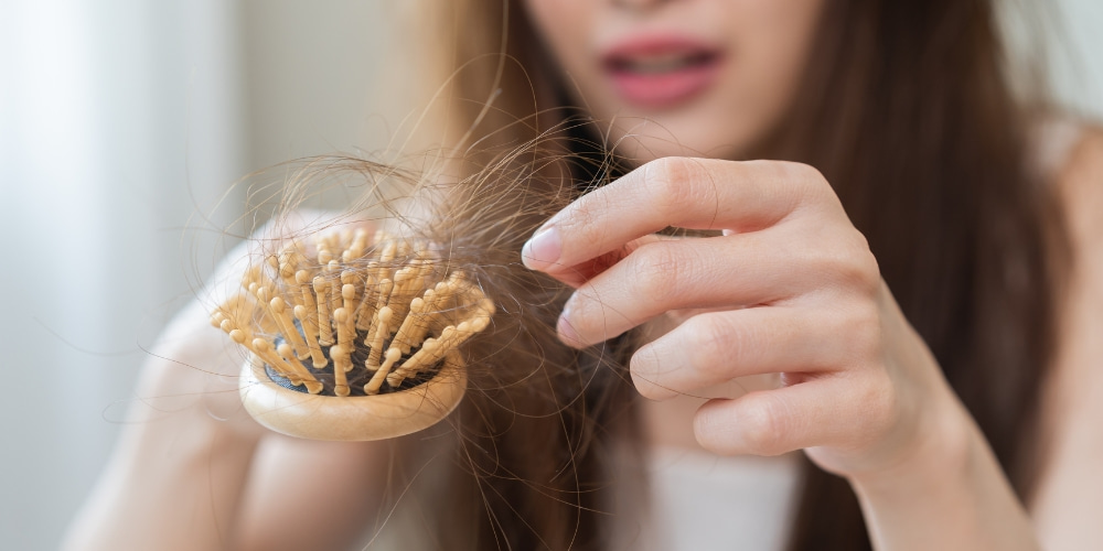 為什麼頭髮一直掉？掉髮原因、改善方法與治療推薦一次看！